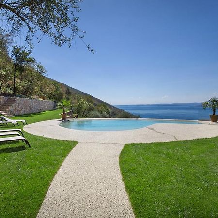 Villa Divina - Apt Icona Con Piscina E Vista Lago Castelletto Di Brenzone Exteriér fotografie