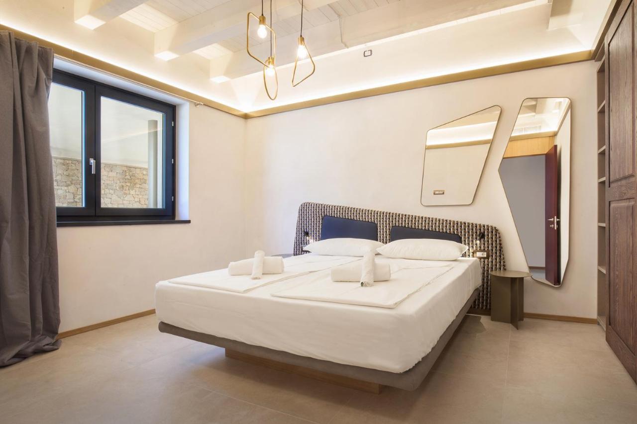 Villa Divina - Apt Icona Con Piscina E Vista Lago Castelletto Di Brenzone Exteriér fotografie